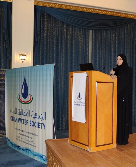 المهندسة فتحية العزرية تقدم ورقة البلدية