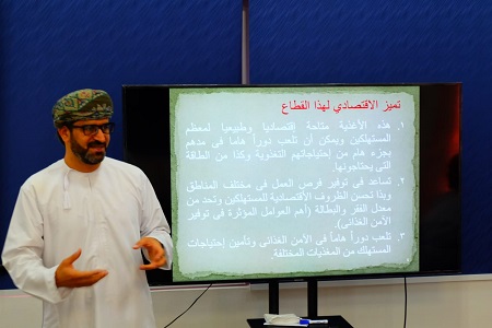 من البرامج المقدمة بالورشة