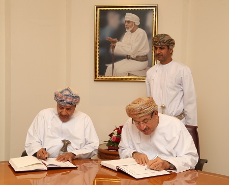 توقيع اتفاقية باعتماد نظام الوثائق الخصوصية ببلدية مسقط