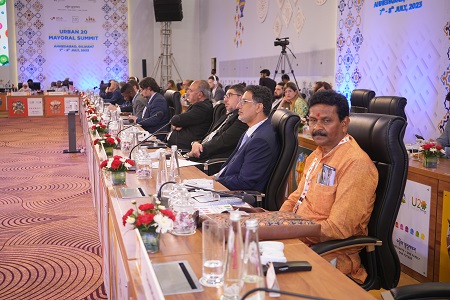  بلدية مسقط تشارك في قمة رؤساء البلديات بالمجموعة العشرين بجمهورية الهند