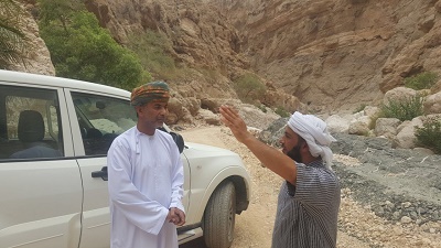 مدير عام قريات يستطلع آراء المواطنيين القاطنيين بقرى المناطق بقريات